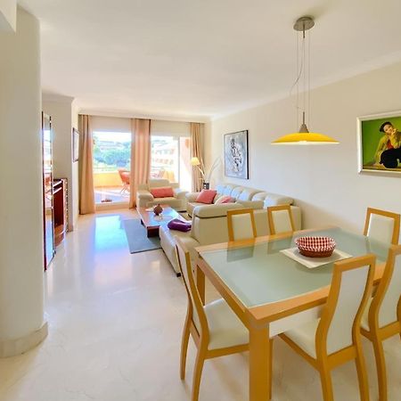Apartamento En Los Patios De Santa Maria Golf Marbella Exterior photo