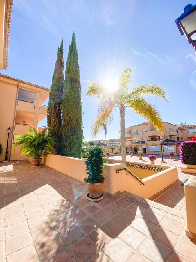 Apartamento En Los Patios De Santa Maria Golf Marbella Exterior photo