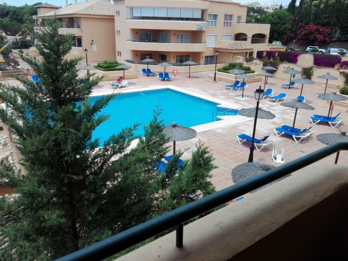 Apartamento En Los Patios De Santa Maria Golf Marbella Exterior photo