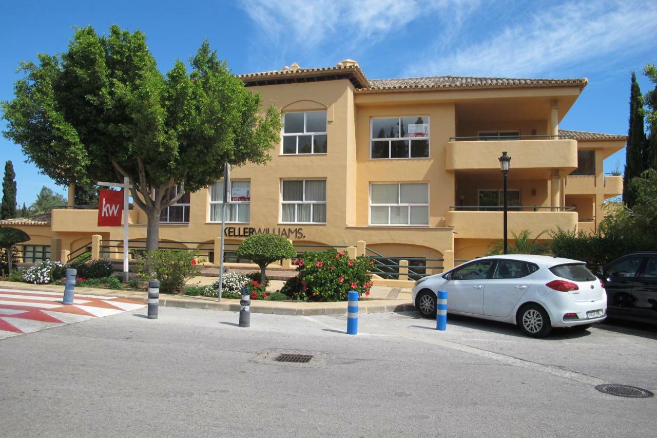 Apartamento En Los Patios De Santa Maria Golf Marbella Exterior photo