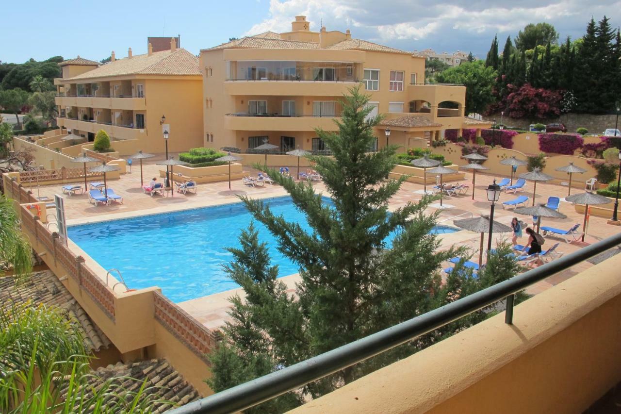 Apartamento En Los Patios De Santa Maria Golf Marbella Exterior photo