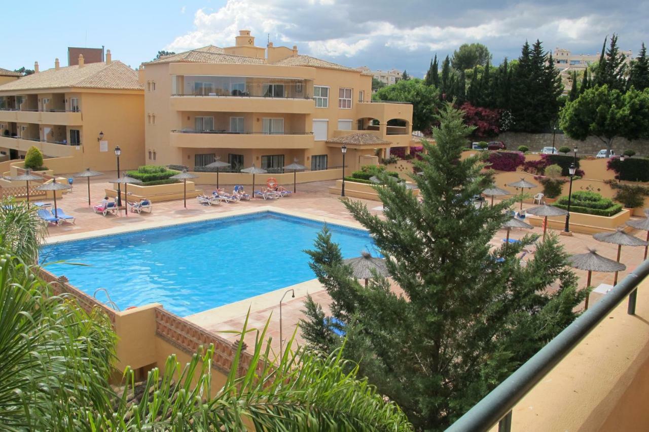 Apartamento En Los Patios De Santa Maria Golf Marbella Exterior photo
