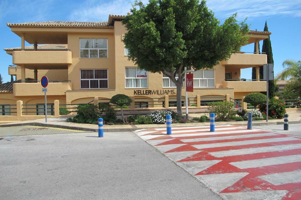 Apartamento En Los Patios De Santa Maria Golf Marbella Exterior photo